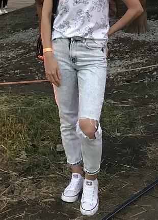 Джинси mom bershka білі xs