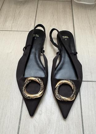 Красивезні мюлі zara