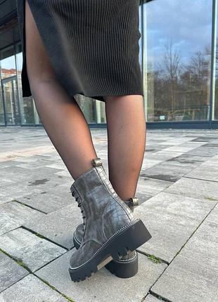 Boots grey 6