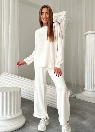 Костюм женский