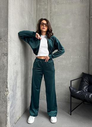 Жіночий стильний спортивний костюм