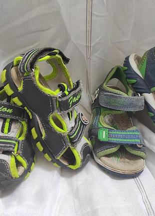 Босоніжки та кросівки на хлопчика (безкоштовно)