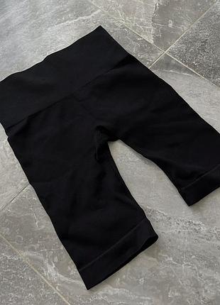 Чорні велосипедки