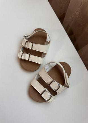 Босоніжки next