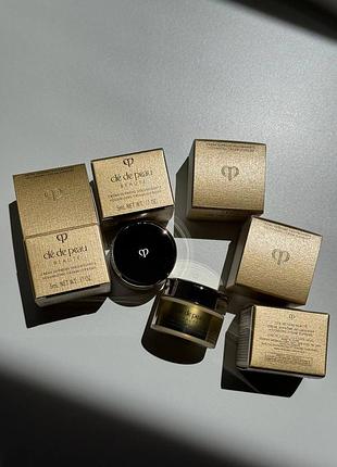 Крем з ефектом моделювання cle de peau beaute volumizing cream supreme мініатюри 5мл