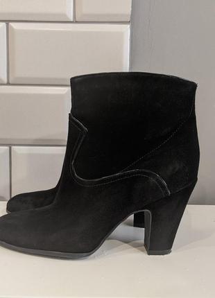 Ботинки  замшевые  nine west