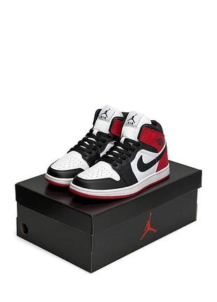 The Paris Saint-Germain x Jordan Connection Includes The Zoom 92