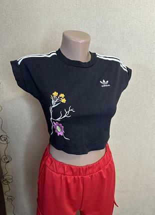 Топ adidas