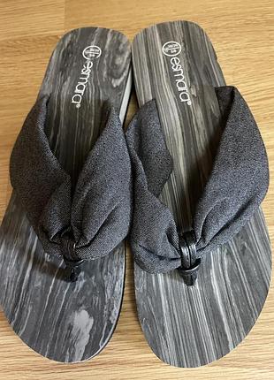 Брендові вєтнамки стан нових