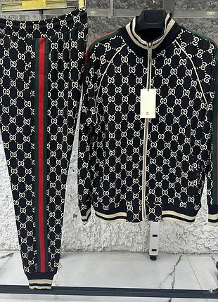 Спортивний костюм