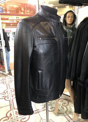 Шкіряна куртка нагрудні кишені,стійка