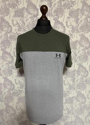 Футболка under armour.