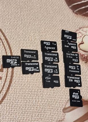 13 неробочих карток пам'яти: 256, 512 мб, 1 и 2 гб