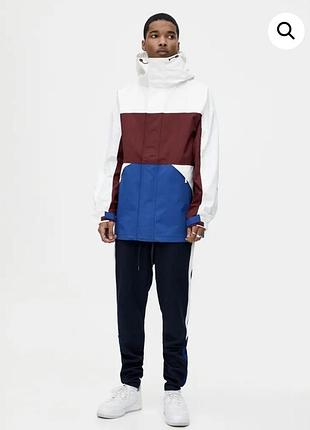 Вітрозахисна куртка