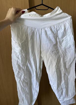 Жіночі білі бриджі на резинці