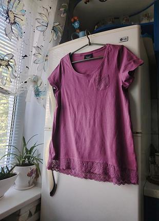 Красивая футболка с кружевом