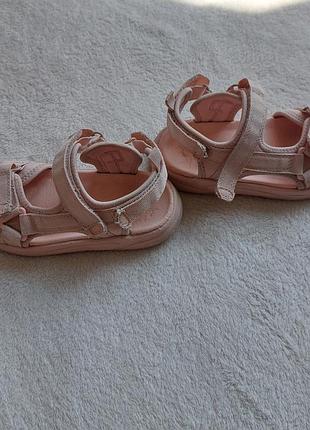 Босоніжки для дачі або двору  h&m 4