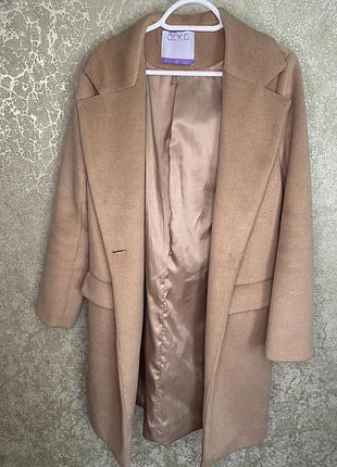 Жіноче пальто