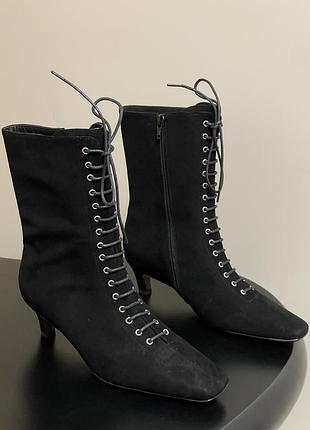 Черевики жіночі