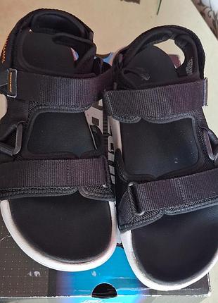 Сандалі бренд skechers, розмір  42.