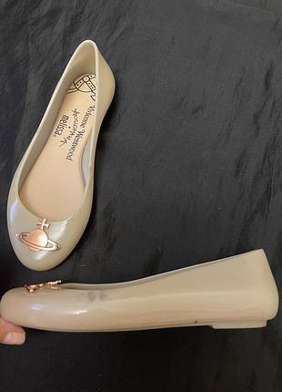 Жіночі резинові туфлі 37/37,5 розміру  vivien westwood