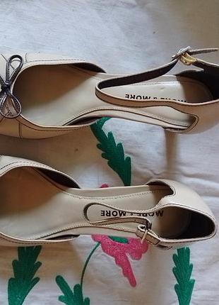 Шкіряні босоніжки