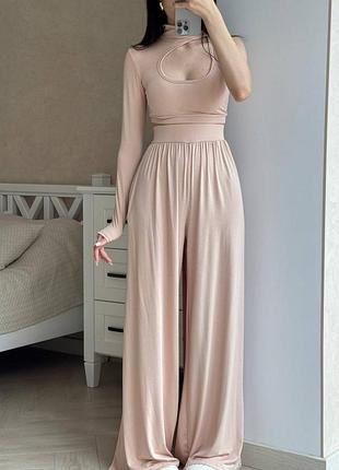 Костюм двойки топ на одно плечо и брюки