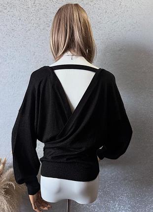 Ніжний сяючий джемпер з відкритою спиною