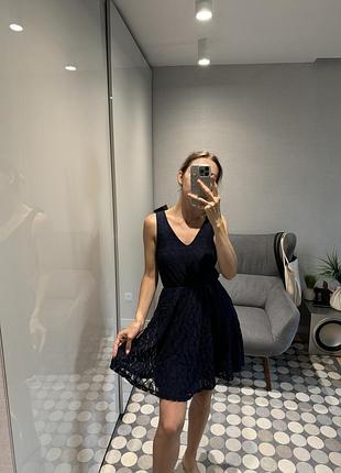 Ажурна сукня синього кольору