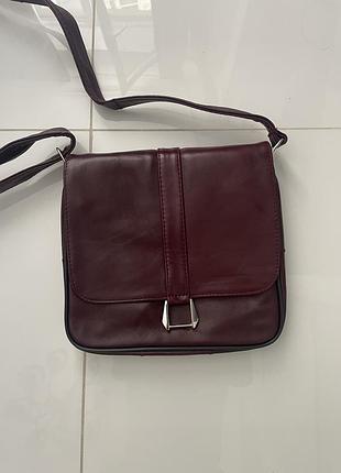 Стильна шкіряна сумочка колір марсала бордо