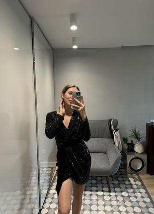 Сукня в паєтку