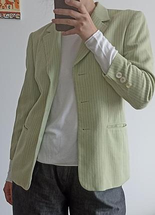 Салатовый пиджак