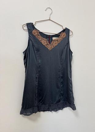 Шелковый топ с кружевом odd molly