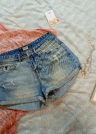 Джинсовые шорты