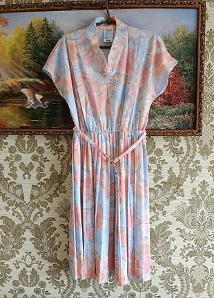 Красивое платье с плисерованой юбкой с поясом st. michael