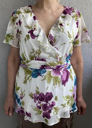 Нарядная шифоновая женская блуза с коротким рукавом и v-образным вырезом большого размера приталенная белая блузка с цветами