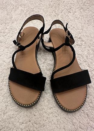 Шкіряні босоніжки