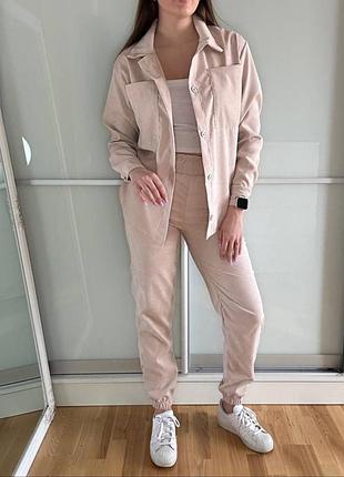 Вельветовый прогулочный костюм брюки на резинке и оверсайз рубашка на пуговицах с карманами