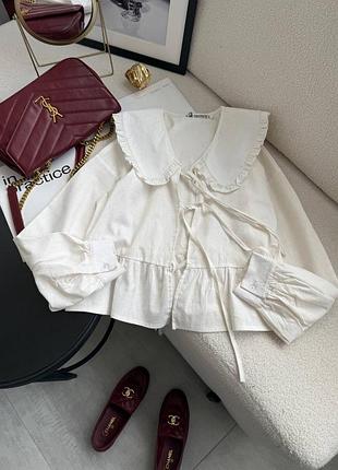 Класна жіноча блуза з льону блакитна чорна біла з комірцем і завʼязками лляна