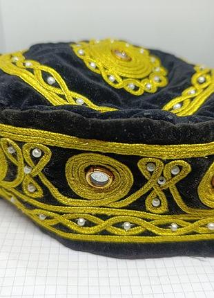 Вышитая тюбетейка. мусульманский головной убор.