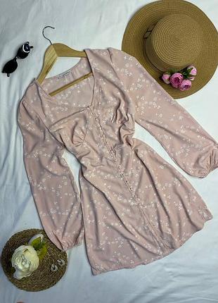 Шифоновое платье в розовом цвете