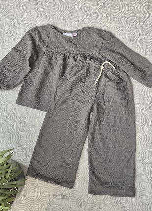 Костюмчик на девочку zara