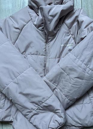 Пильно рожева куртка від new balance