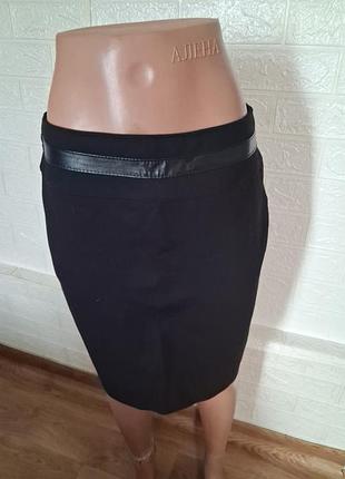 Юбка женская черная с молнией сзади мини