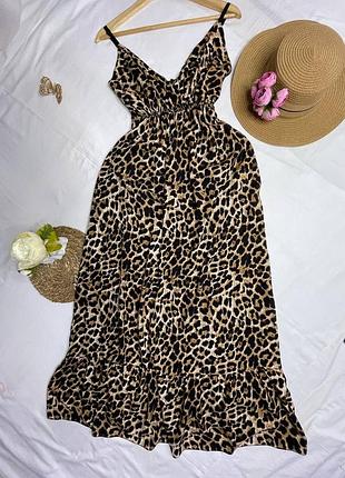 Вискозное макси платье в леопардовый принт