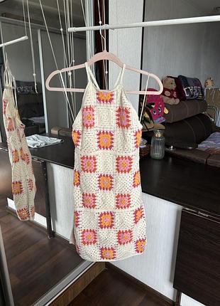 Женское вязаное платье