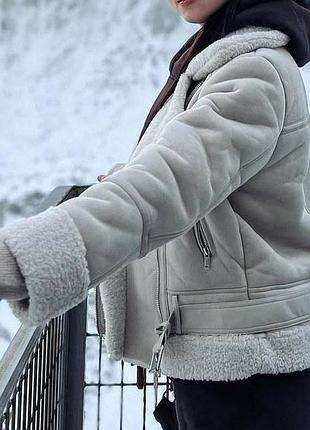 Бежевая женская дубленка stradivarius р м