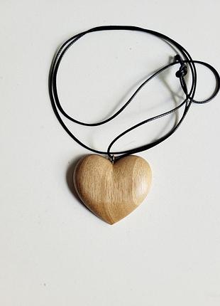 Деревяна підвіска "серце" з світлого горіху хендмейд