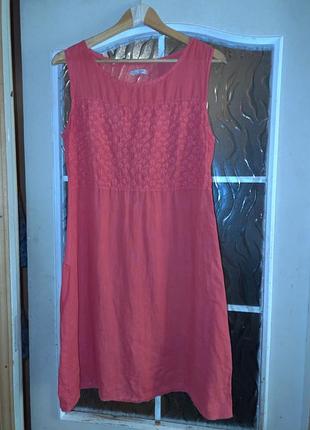 Льняное платье/платье с вышивкой.