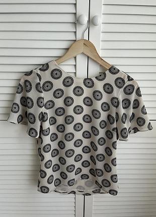 Блузка, футболка з завʼязкою на спині